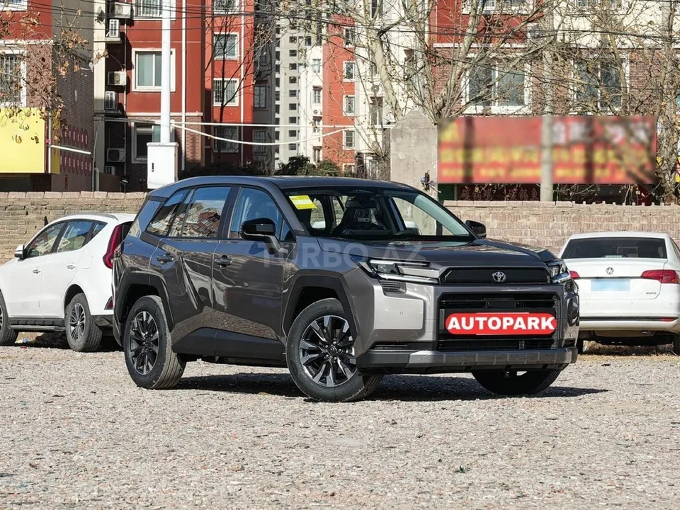 Toyota RAV4 — foto 3/4