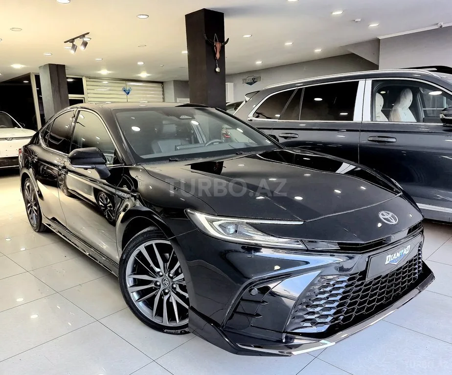 Toyota Camry — foto 1/4