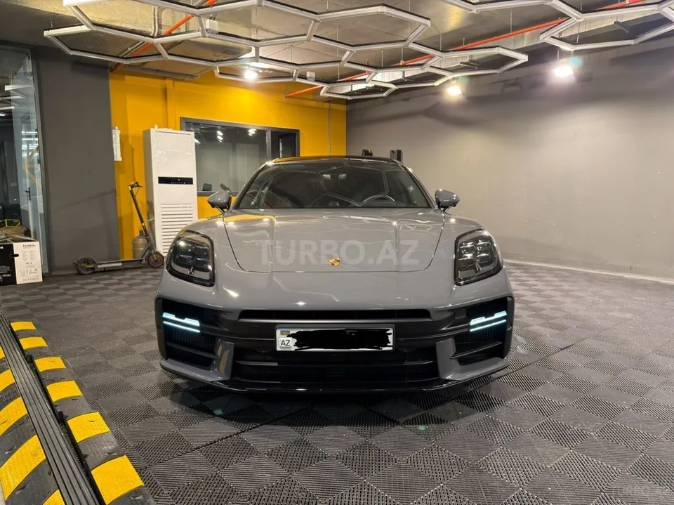 Porsche Panamera GTS — foto 1/4