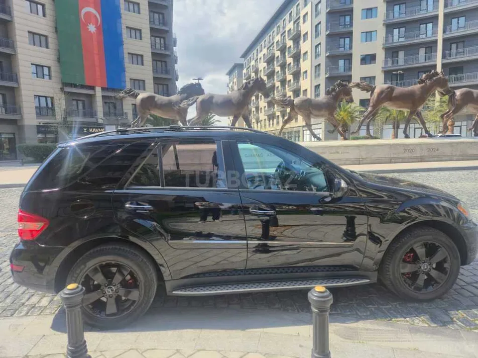 Mercedes ML 350 4MATIC — foto 3/4