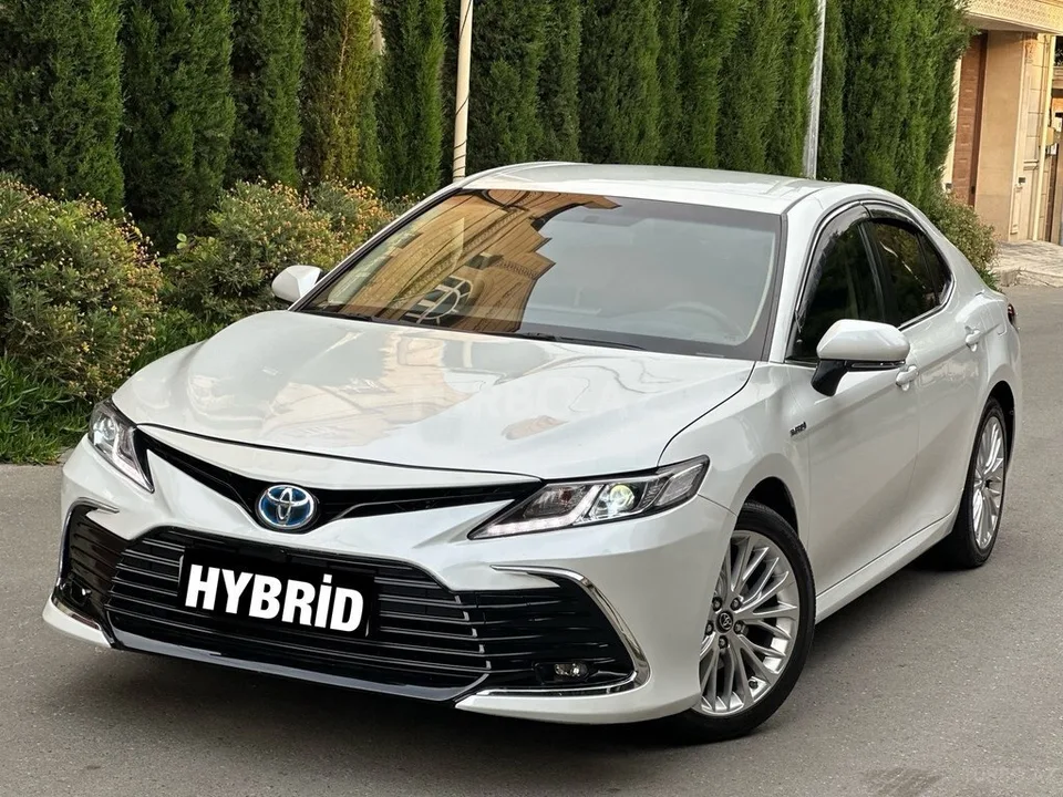Toyota Camry — foto 1/4