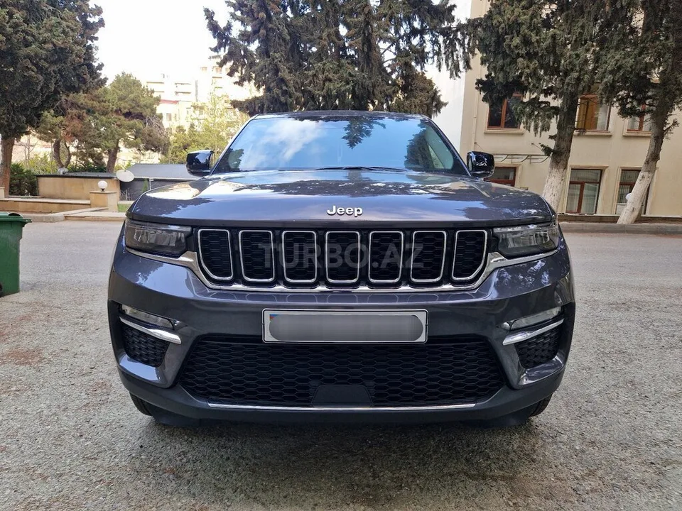 Jeep Grand Cherokee — foto 1/4