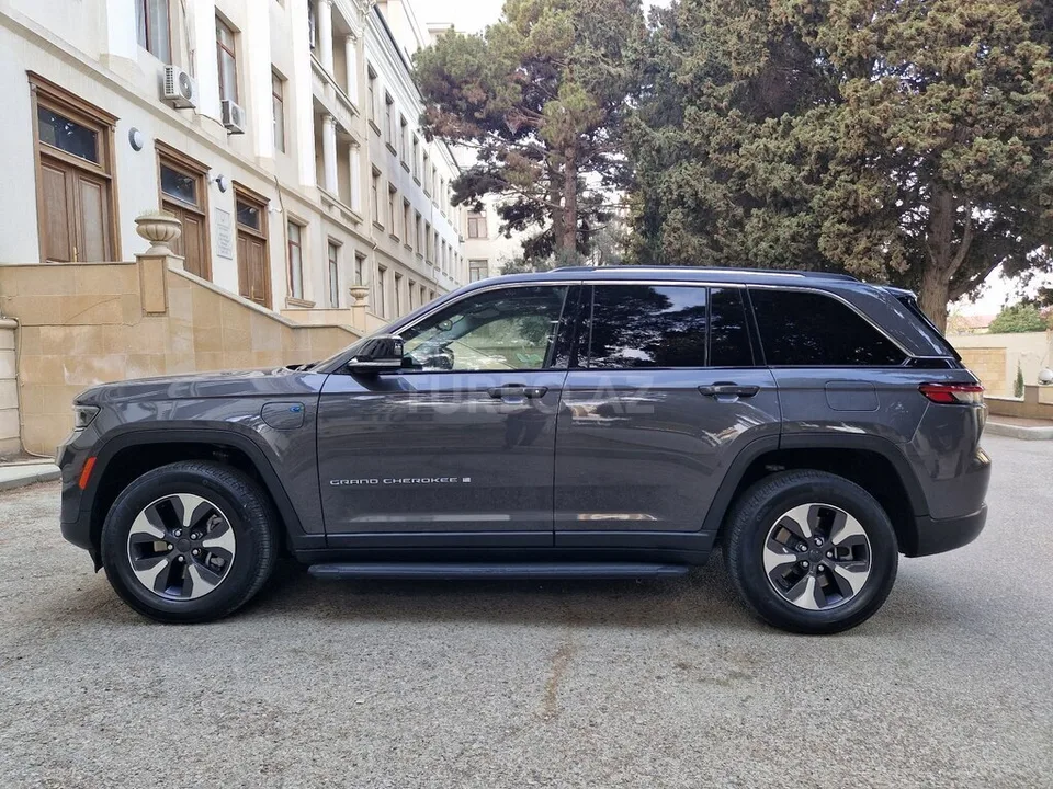 Jeep Grand Cherokee — foto 3/4