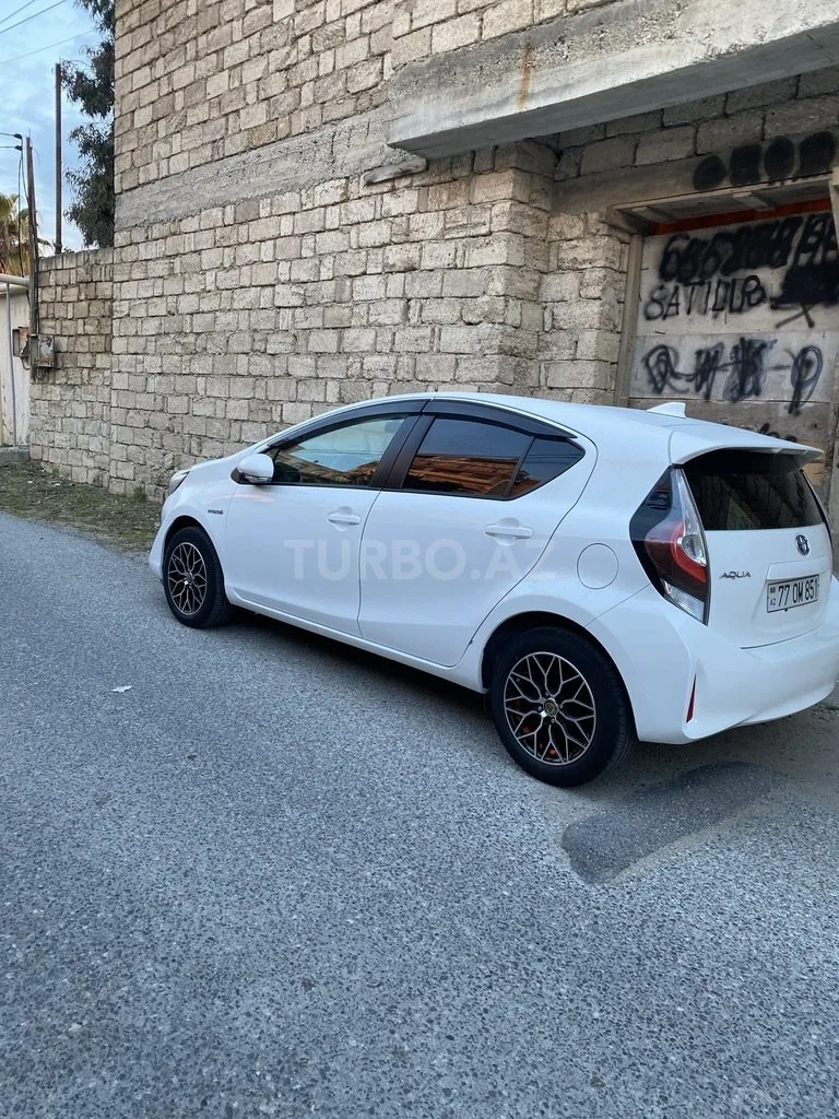 Toyota Aqua — foto 2/4