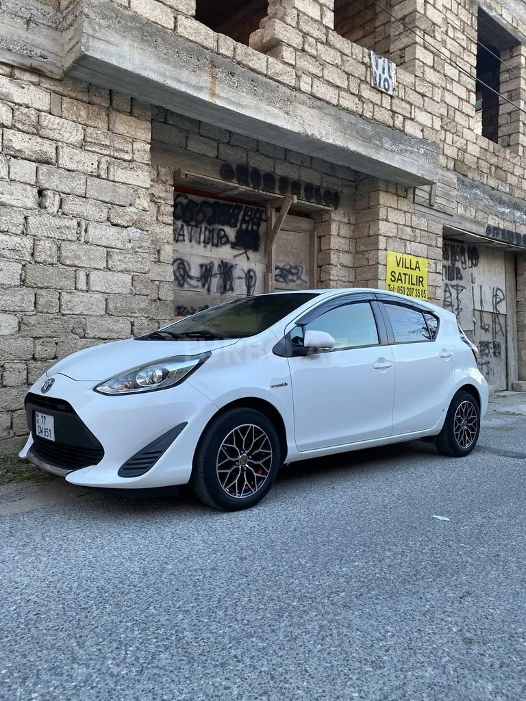 Toyota Aqua — foto 3/4
