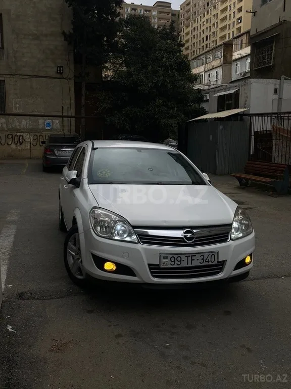 Opel Astra — foto 1/4