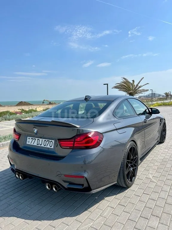 BMW M4 — foto 4/4