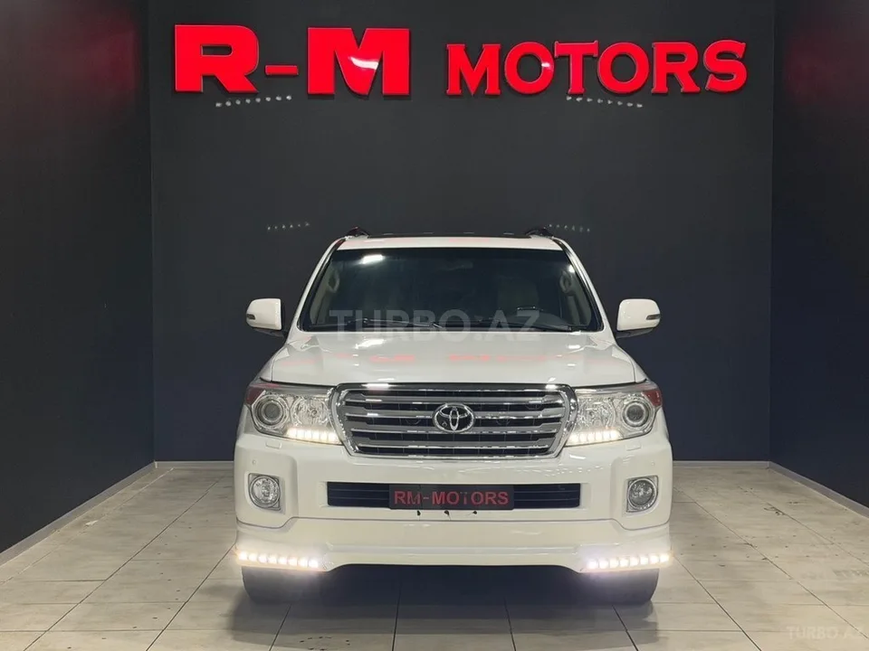 Toyota Land Cruiser — foto 1/4