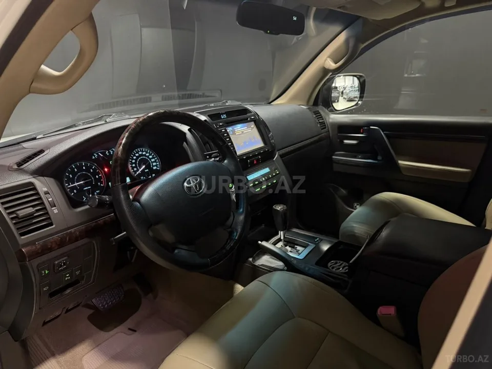 Toyota Land Cruiser — foto 4/4
