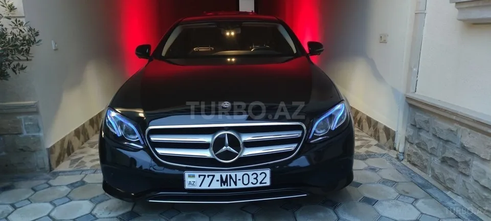 Mercedes E 300 — foto 1/4