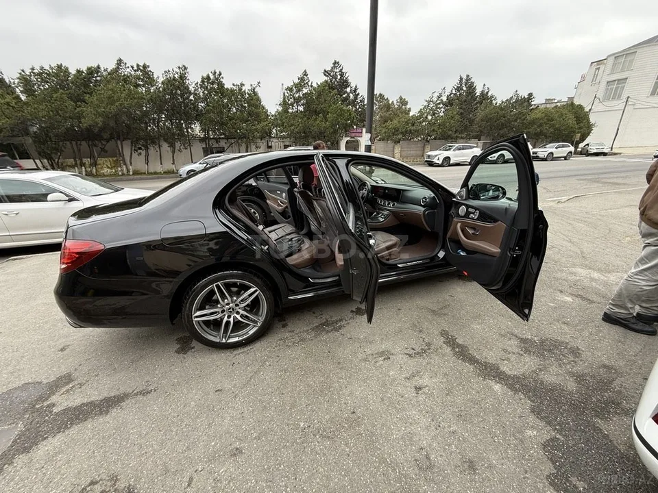 Mercedes E 300 — foto 3/4