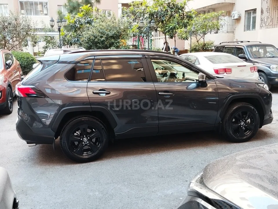 Toyota RAV4 — foto 3/4