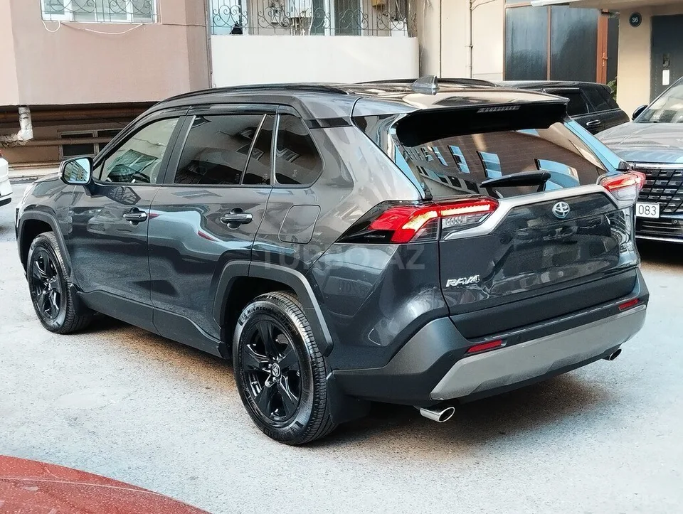 Toyota RAV4 — foto 4/4