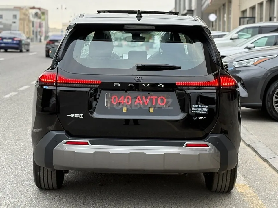 Toyota RAV4 — foto 2/4