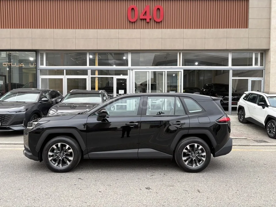 Toyota RAV4 — foto 3/4