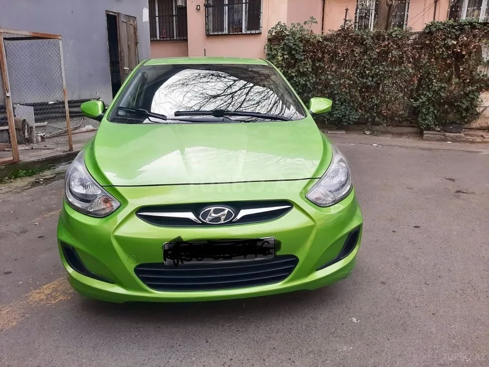 Hyundai Accent — foto 1/4