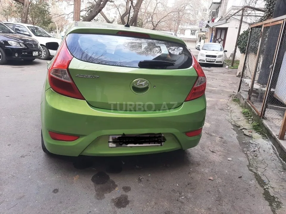 Hyundai Accent — foto 2/4