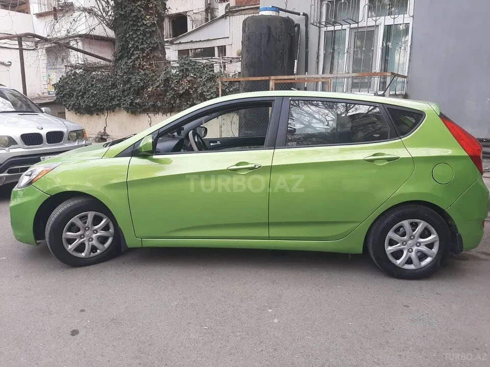 Hyundai Accent — foto 3/4