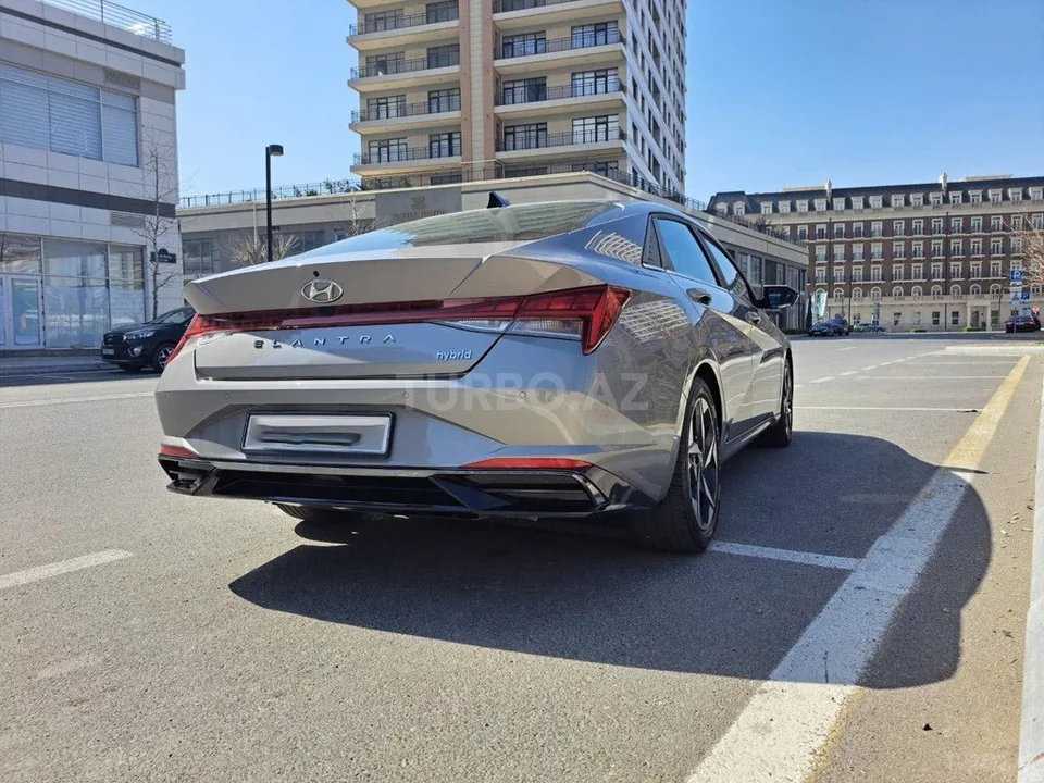Hyundai Elantra — foto 4/4