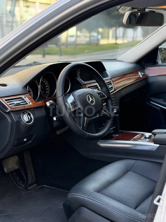Mercedes E 200 — foto 2/4