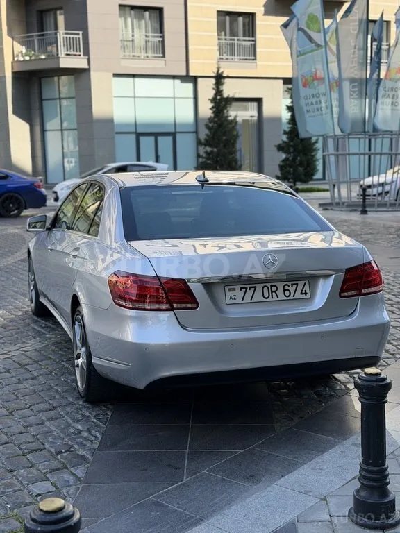 Mercedes E 200 — foto 3/4