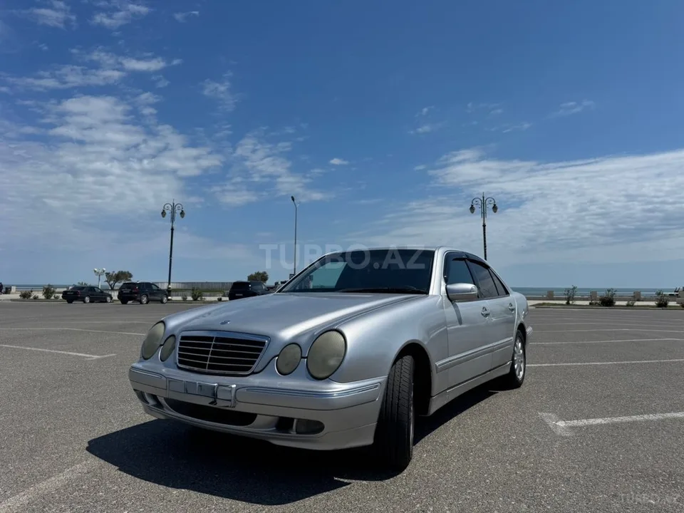 Mercedes E 240 — foto 4/4
