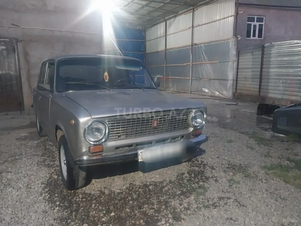 LADA (VAZ) 21011 — foto 1/4