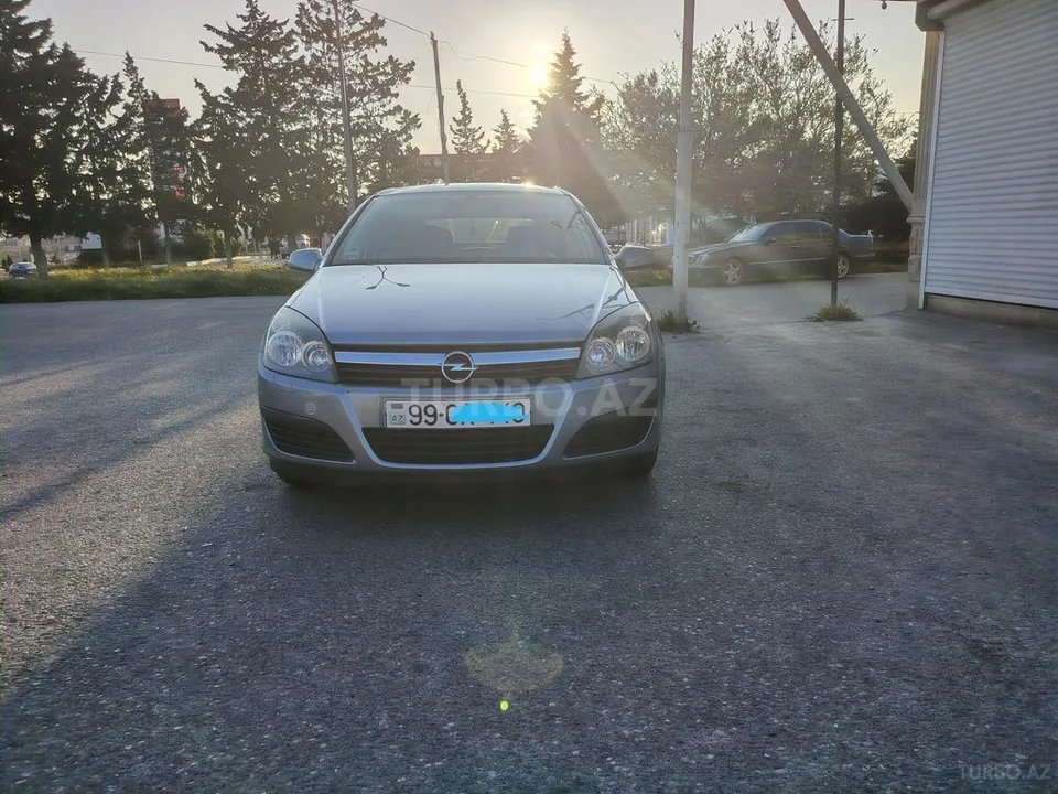 Opel Astra — foto 1/4