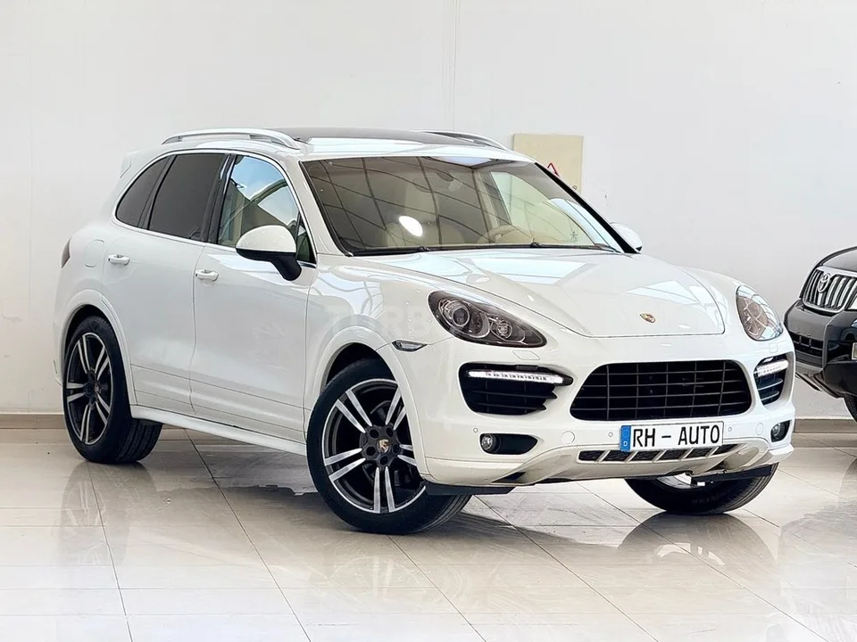 Porsche Cayenne — foto 1/4