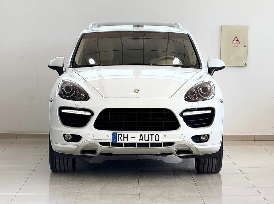 Porsche Cayenne — foto 2/4
