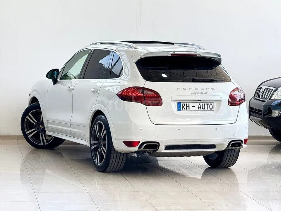 Porsche Cayenne — foto 4/4