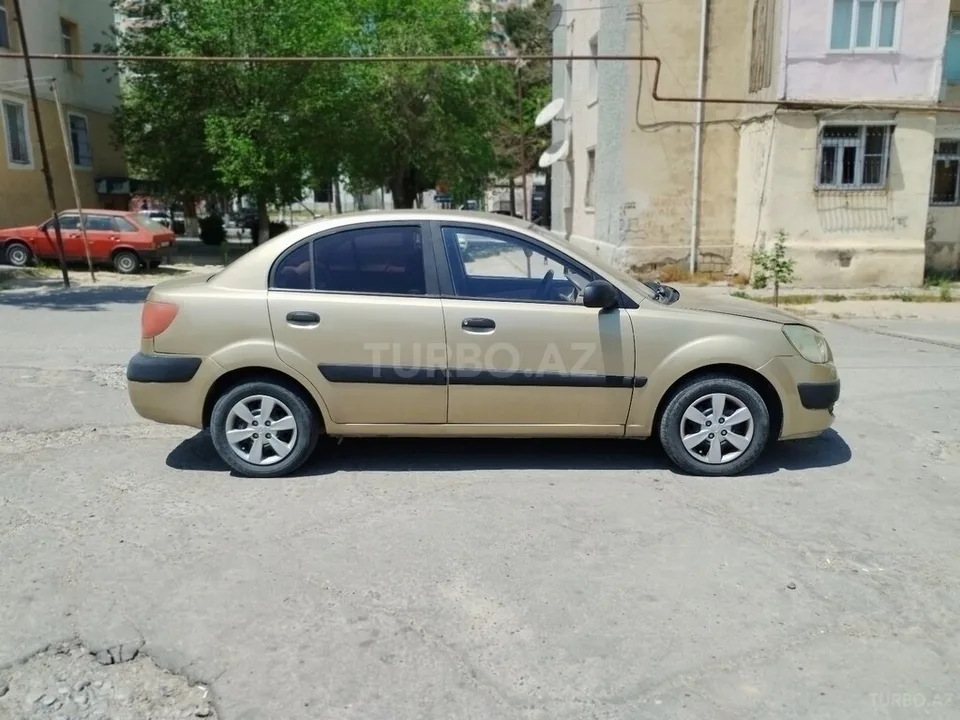 Kia Rio — foto 3/4