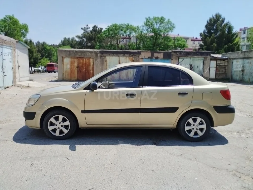 Kia Rio — foto 4/4