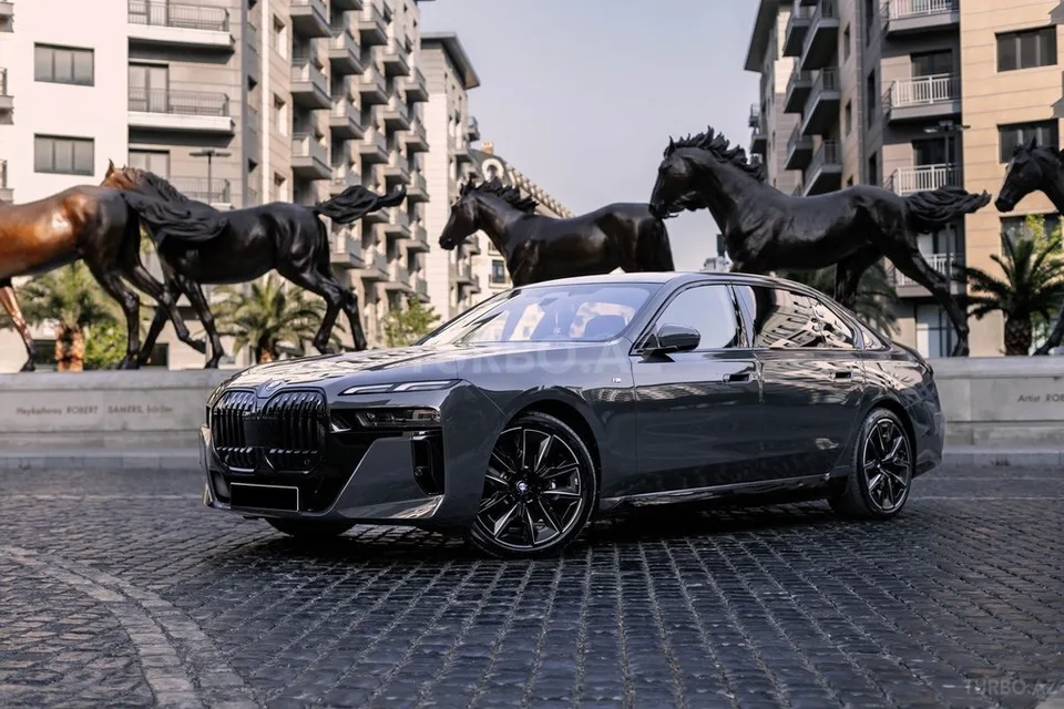 BMW i7 — foto 2/4