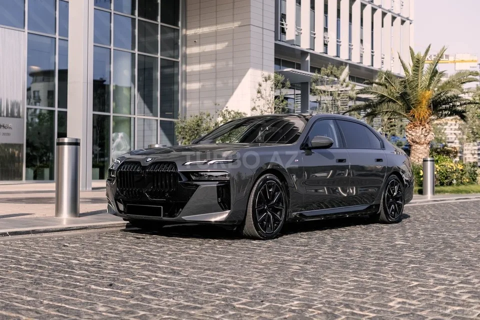 BMW i7 — foto 4/4