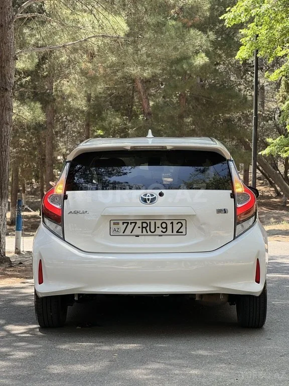 Toyota Aqua — foto 2/4