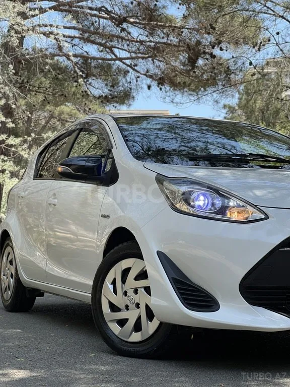 Toyota Aqua — foto 3/4