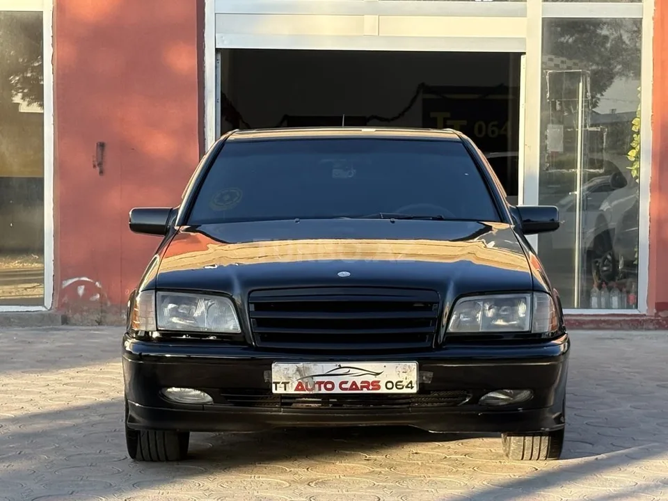 Mercedes C 220 — foto 1/4