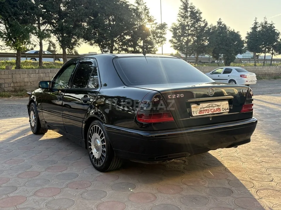 Mercedes C 220 — foto 3/4