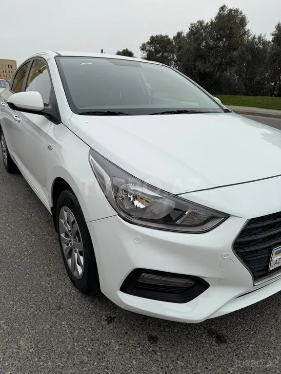 Hyundai Accent — фото 4/4