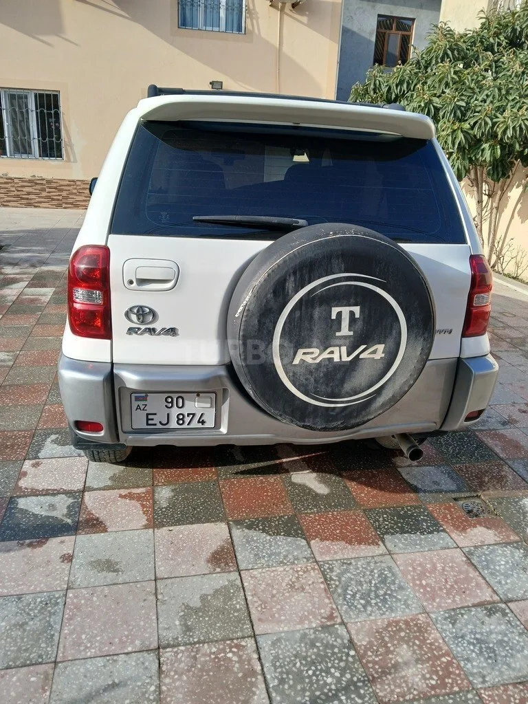 Toyota RAV4 — foto 2/4
