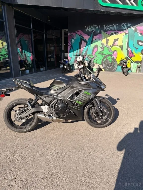Kawasaki Ninja 650 — foto 1/4