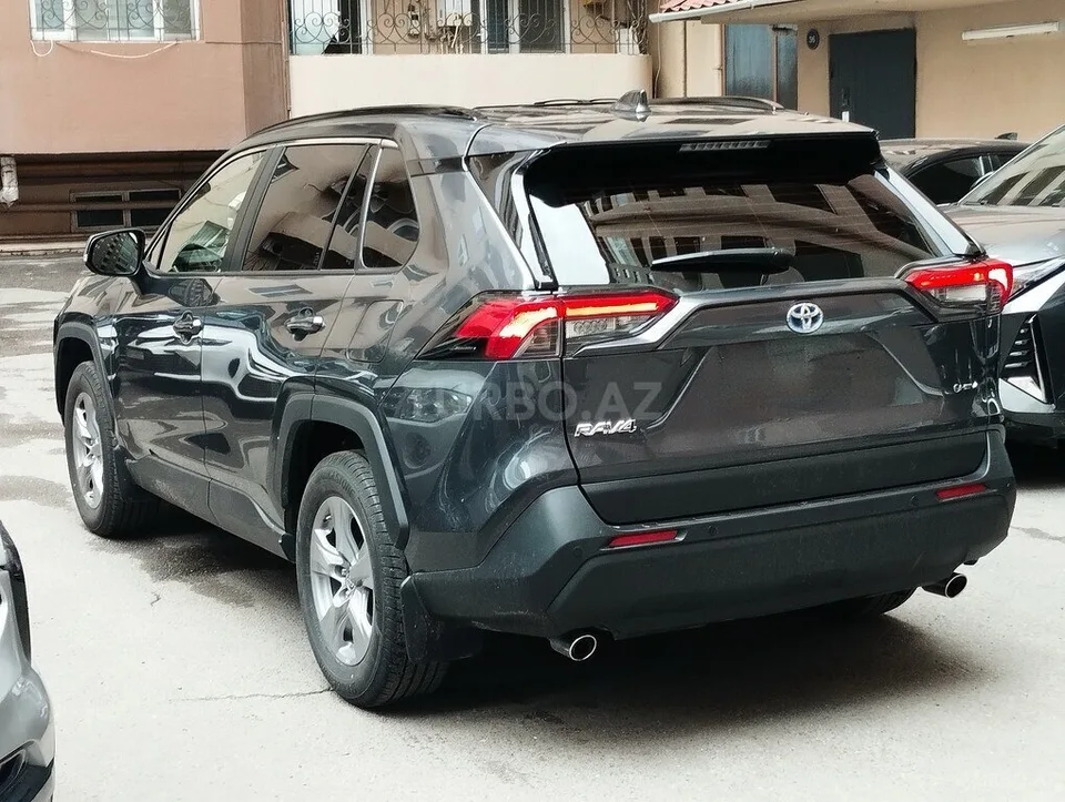 Toyota RAV4 — foto 3/4