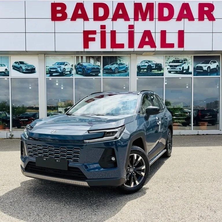Toyota RAV4 — foto 1/4