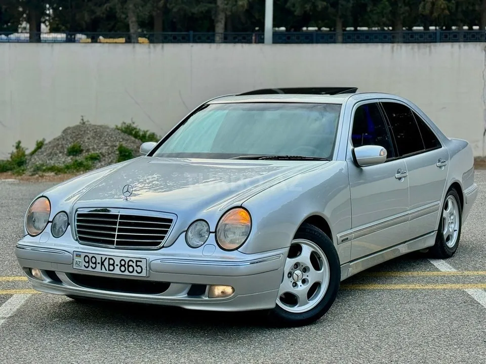 Mercedes E 320 — foto 2/4