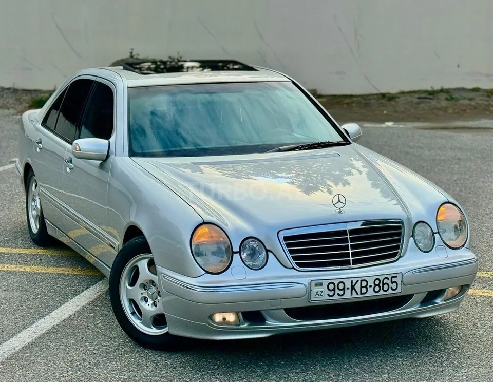 Mercedes E 320 — foto 3/4