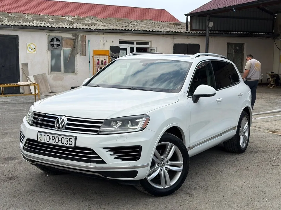 Volkswagen Touareg — foto 1/4