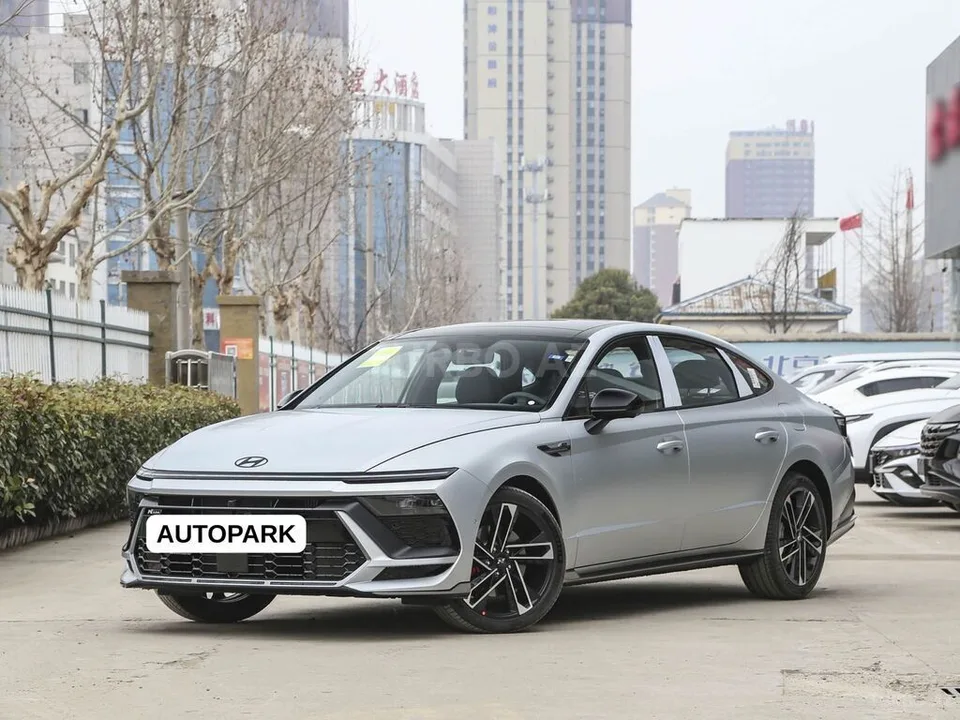 Hyundai Sonata — foto 1/4