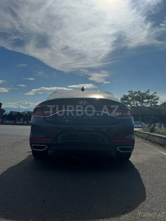 Hyundai Grandeur — foto 2/4