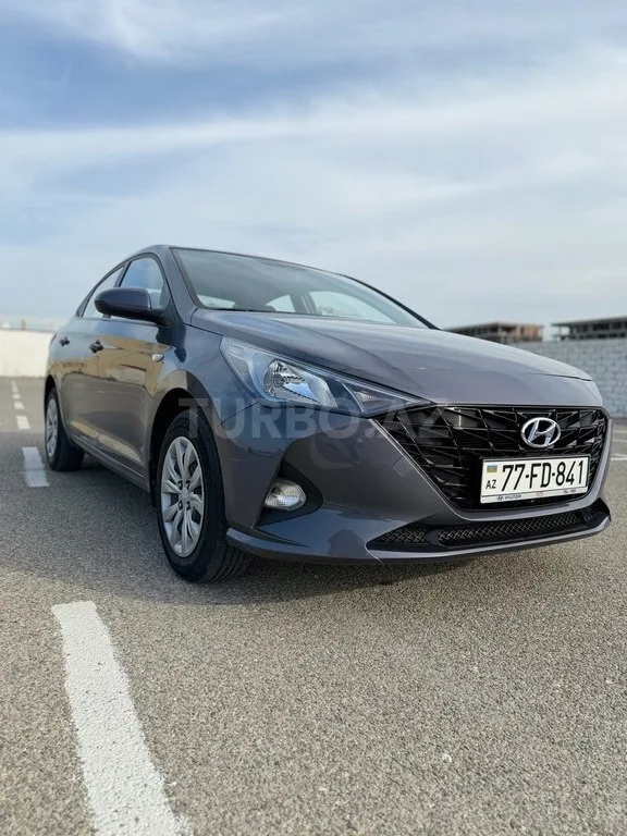 Hyundai Accent — foto 1/4